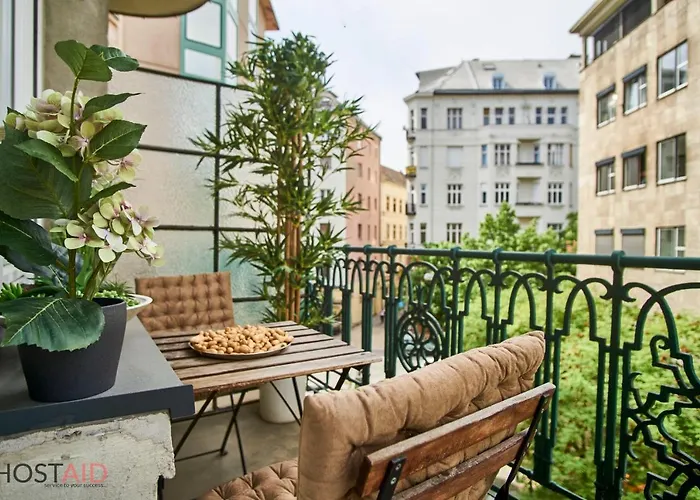 M52 Apartment - Hostaid