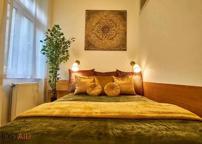 M52 Apartment - Hostaid