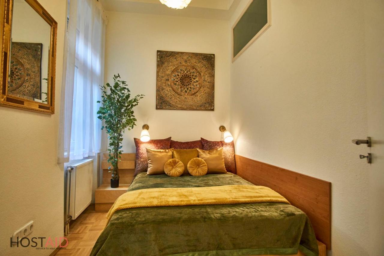 M52 - Hostaid Apartament *